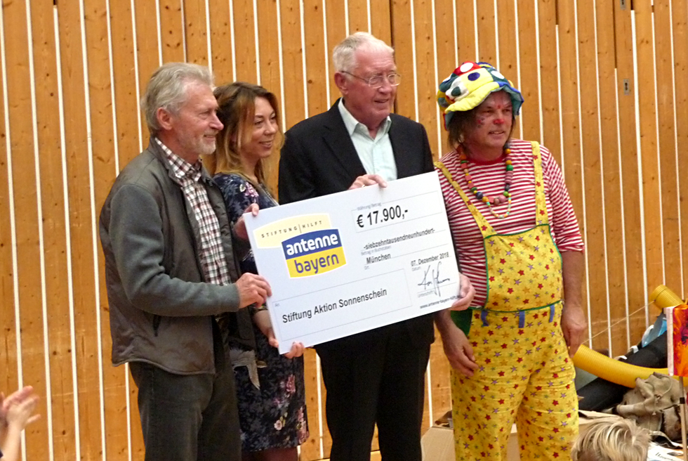 Stiftung Antenne Bayern hilft der Aktion Sonnenschein Zwergerl Magazin
