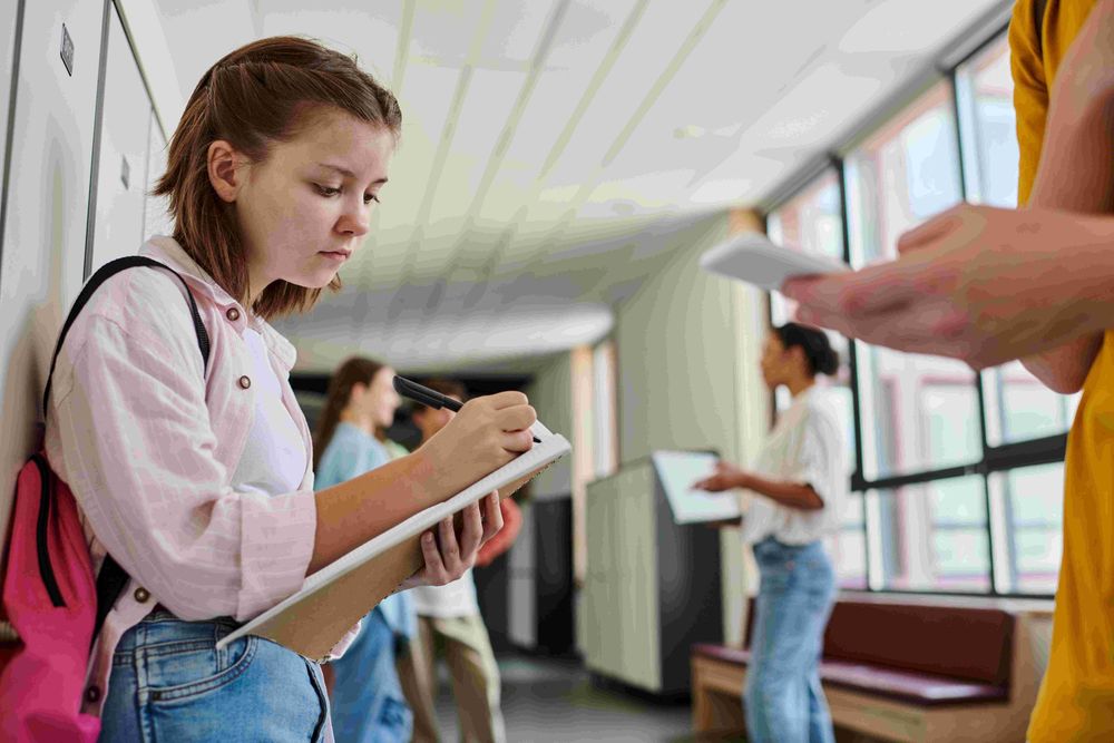 Handyverbot an Schulen? Experten klären auf