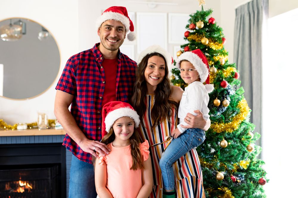 Familienfotos zu hause: So gelingen weihnachtliche Bilder ganz ohne Studio