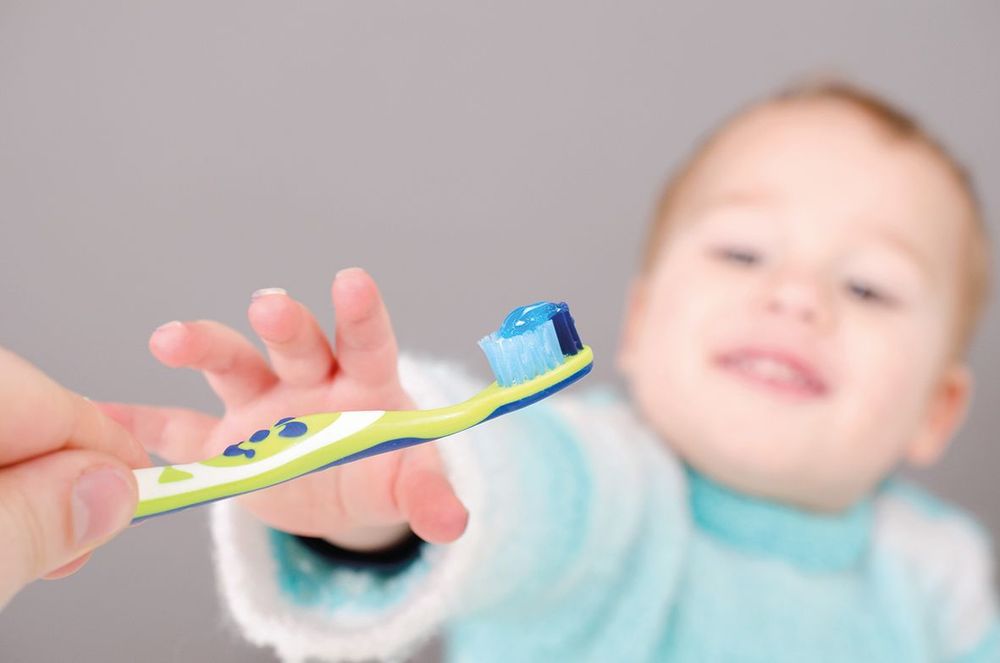 Babys erste Zahnpflege