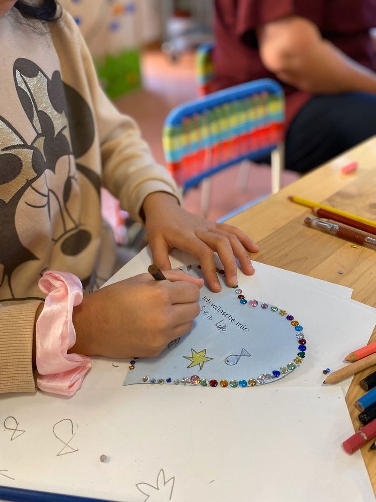 Unser KulturWunschBaum kehrt zurück – KulturKinder gestalten Wunschherzen