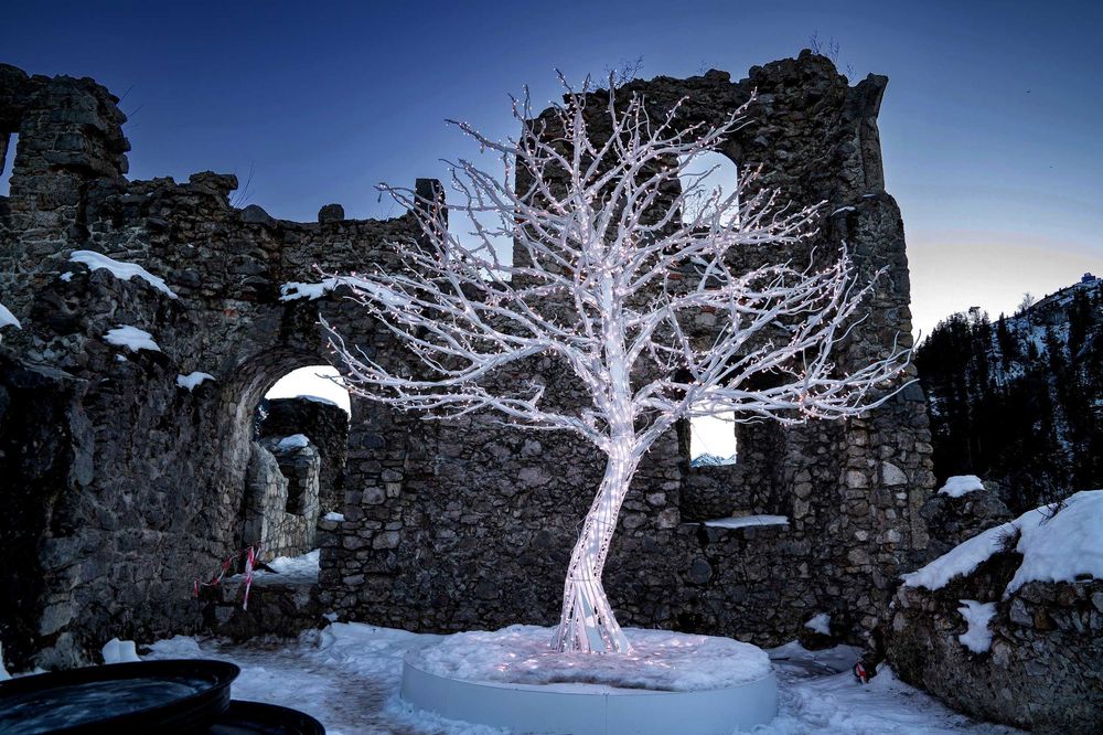 LUMAGICA Reutte und REUTTE on ICE: Winterliche Magie aus Lichterzauber und Eislaufspaß – Bild 3 von 5