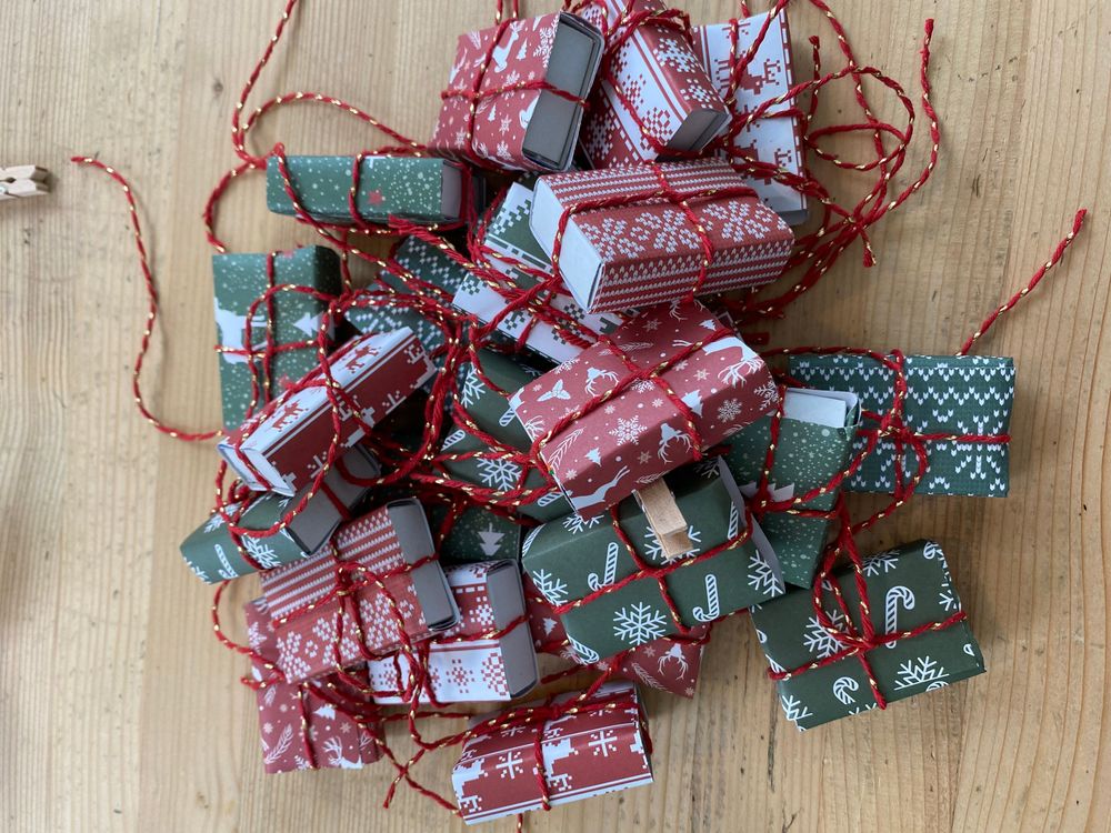 Adventskalender aus Streichholzschachteln - günstig & schnell selber basteln – Bild 2 von 4