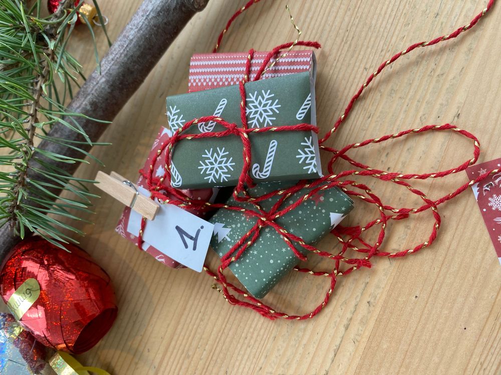 Adventskalender aus Streichholzschachteln - günstig & schnell selber basteln