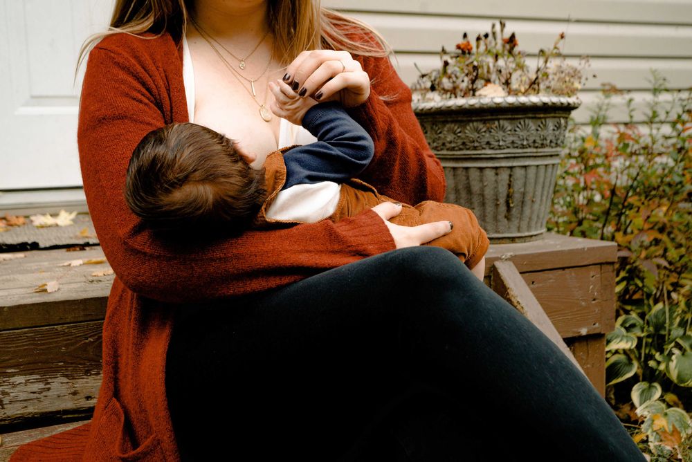 Weltstillwoche 2023: Stillen und Berufstätigkeit sind vereinbar